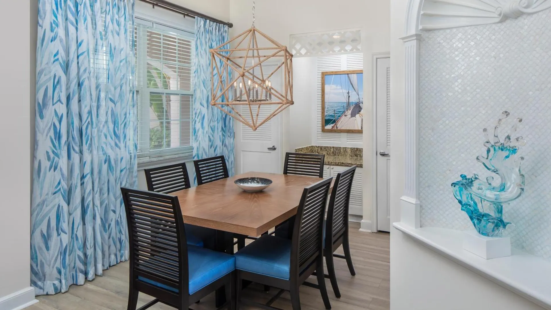 Harborside Resort & Vacation Rentals At Atlantis Nassau