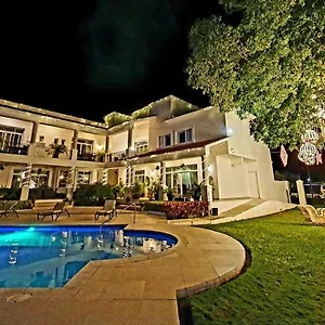 https://villa-segovia.allrivieramayahotels.com
