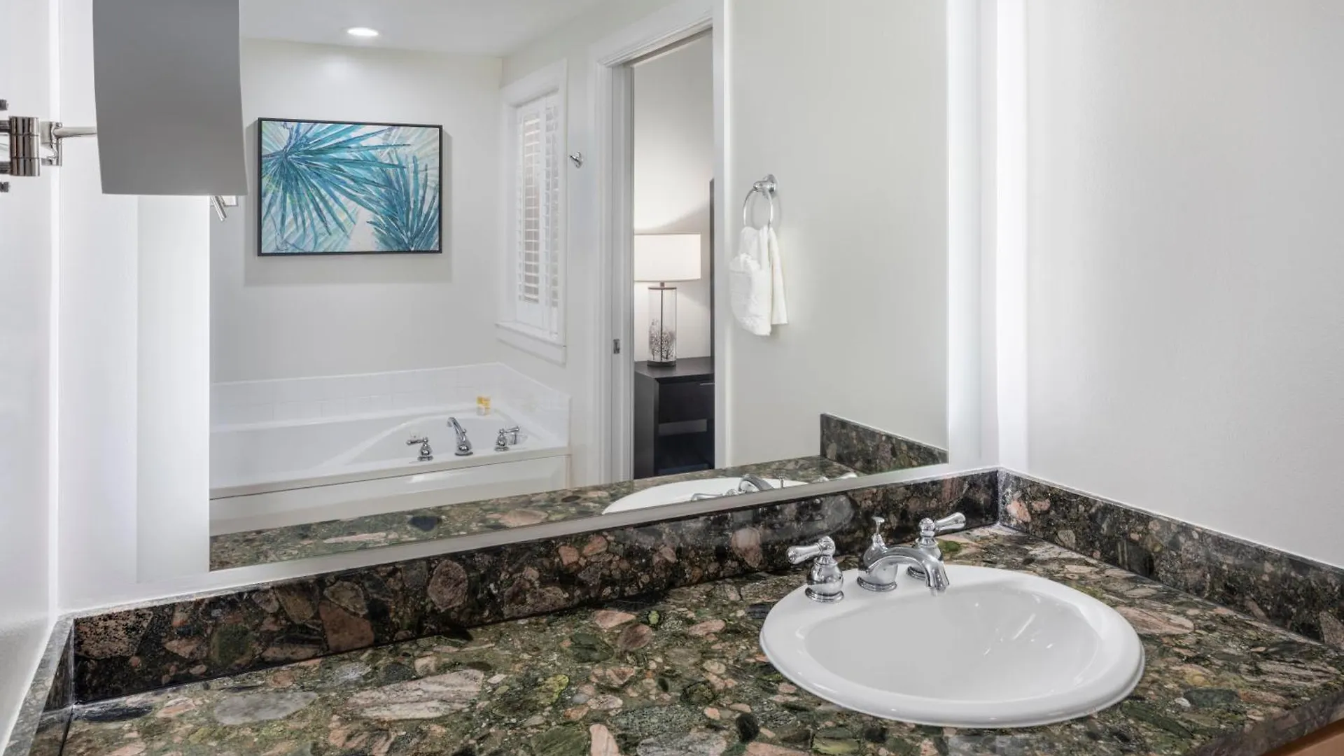 Harborside Resort & Vacation Rentals At Atlantis Nasáu 4*,