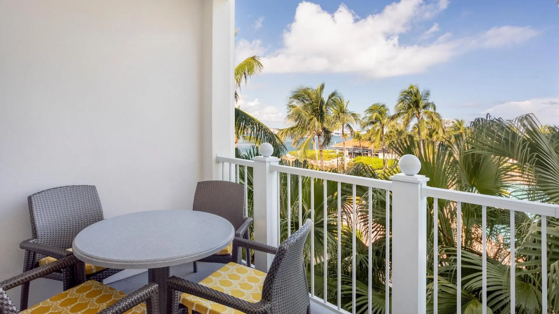 Harborside Resort & Vacation Rentals At Atlantis Nassau