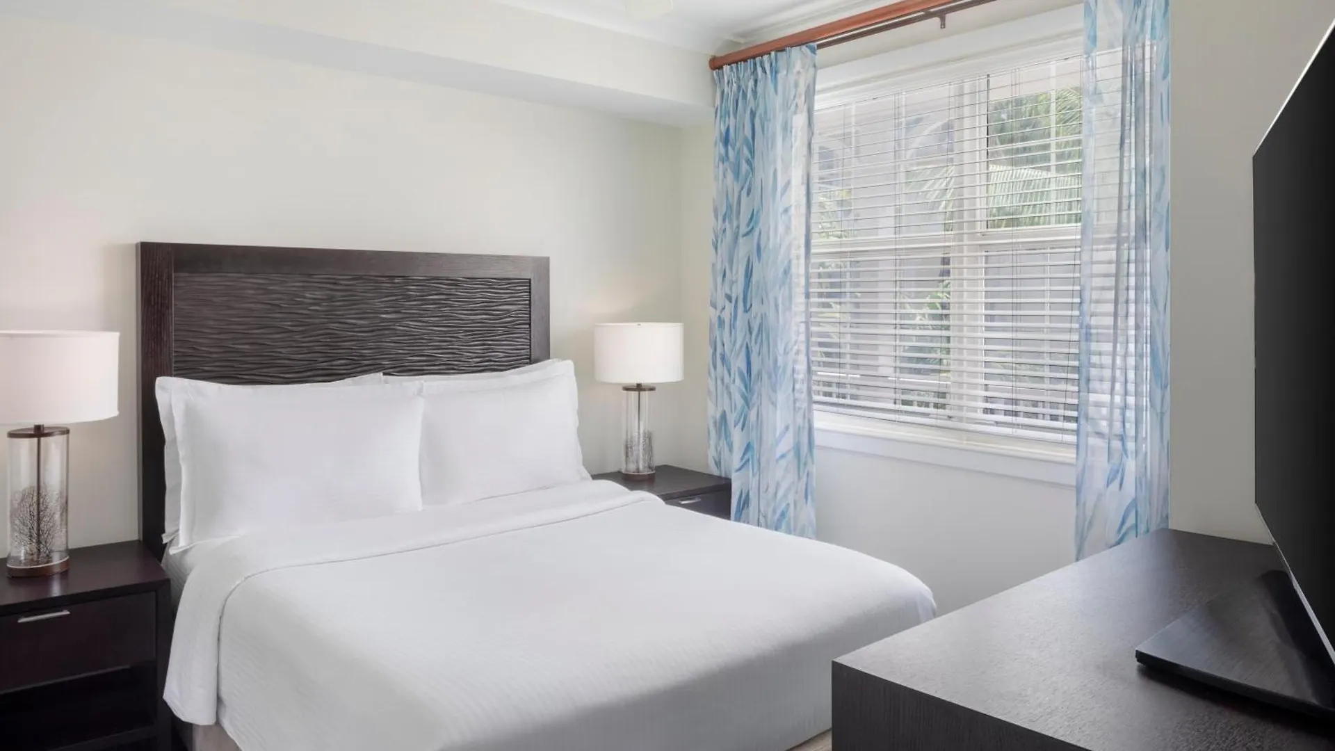 Harborside Resort & Vacation Rentals At Atlantis Nassau